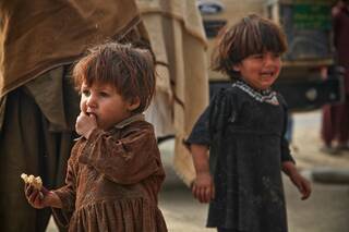 Afghanische-Kinder-Armyamber-Pixabay.jpg